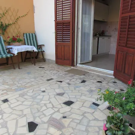 Apartment Ana Krnica Exterior photo
